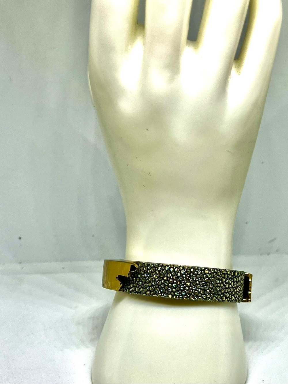 Dallas Stingray Rustic Cuff - Picture 5 of 5
